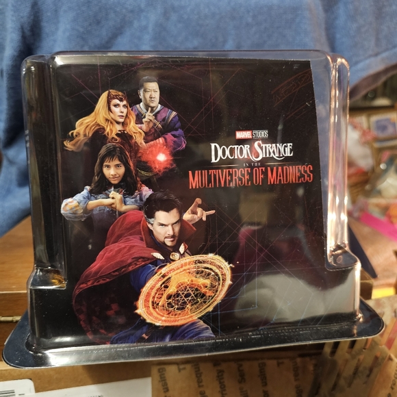 Doctor Strange And The Multiverse Of Madness Deluxe Figurine Playset - Picture 9 of 16